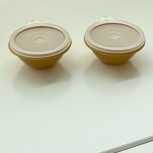 Tupperware Miniature gold sparkle Wonderlier Bowl with Lid keychain-ornament